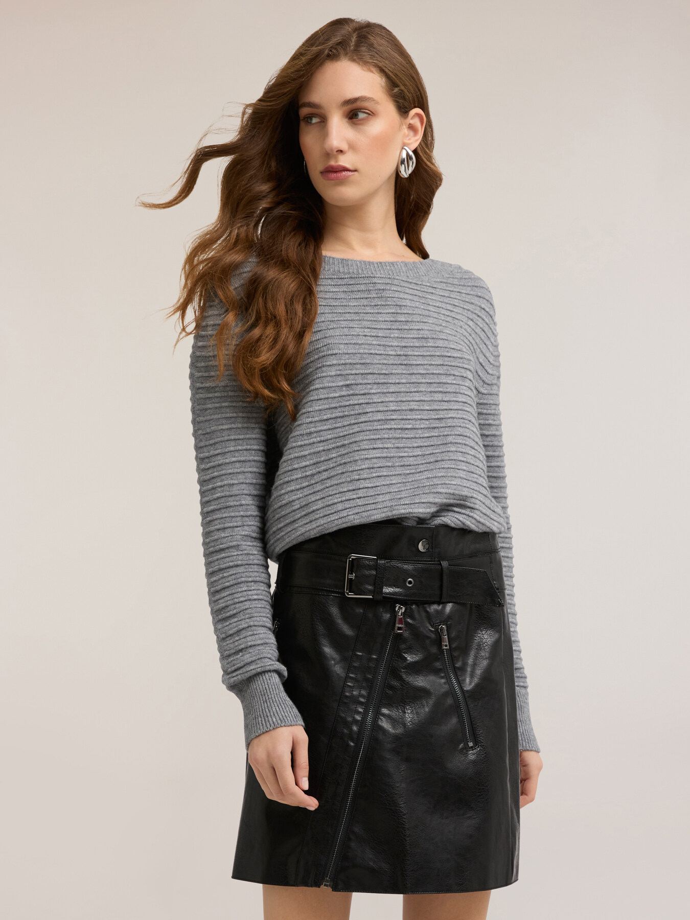 Ribbed knit in viscose blend image number 2