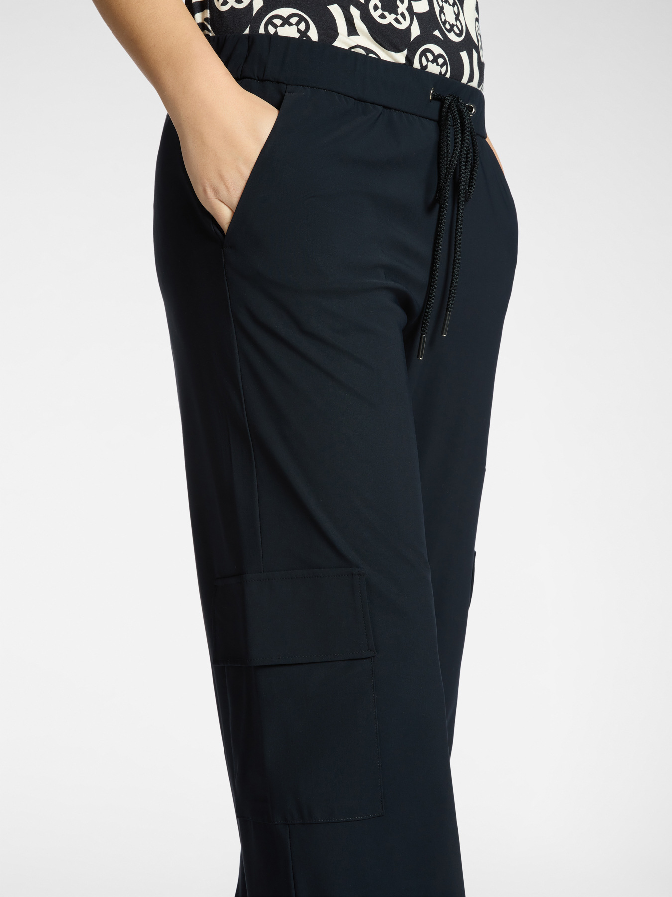 Pantalon cargo en jersey image number 3