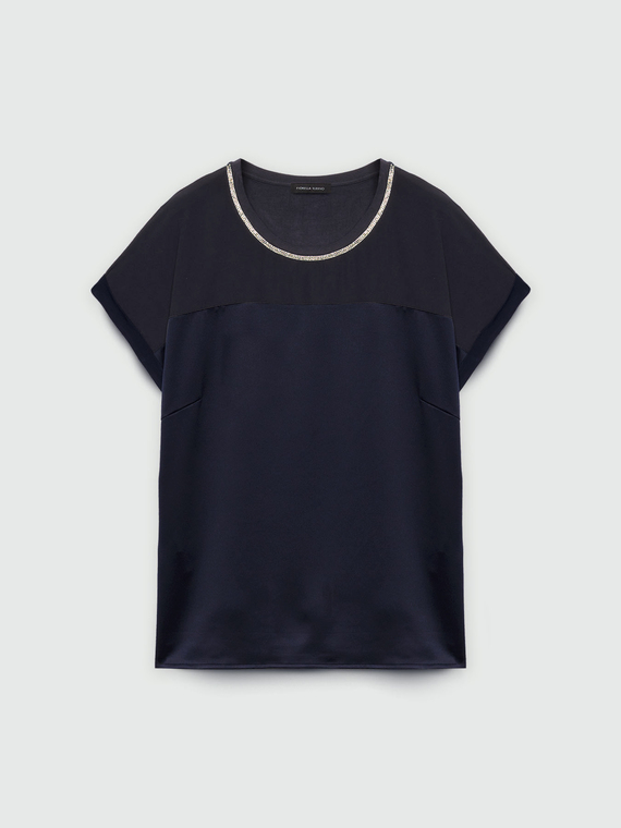 Top with LENZING™ ECOVERO™ viscose