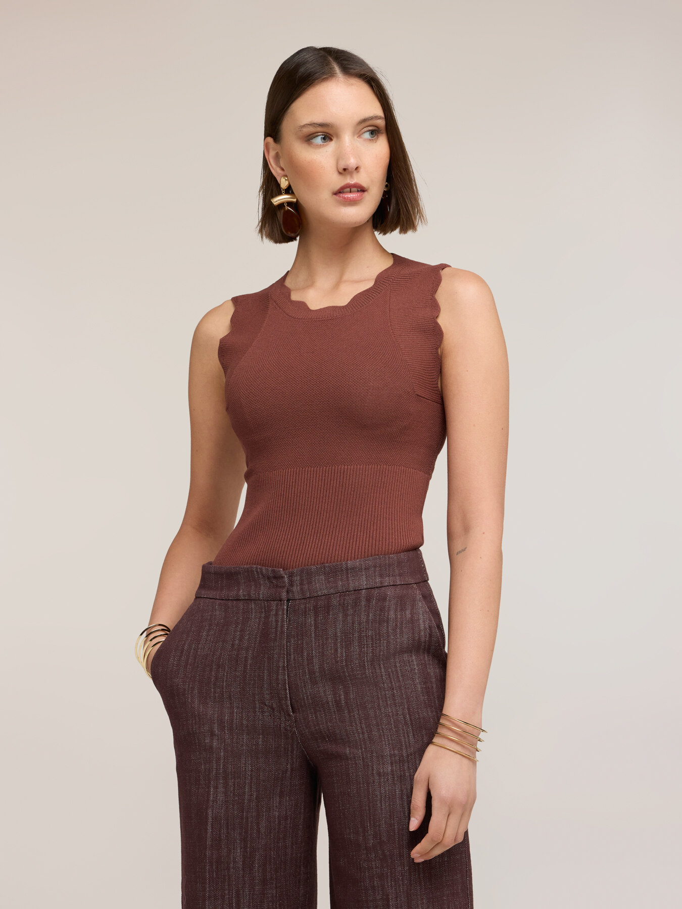 Strickpullover mit Bogenkante und Cut-out am R&uuml;cken image number 2