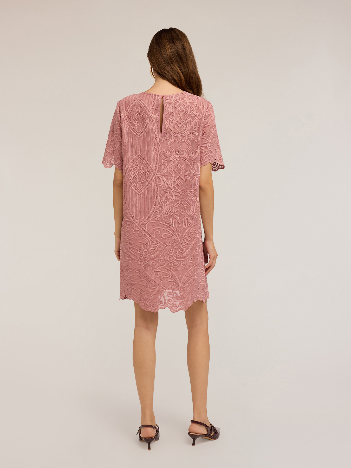 Kleid aus bestickter Organza image number 1