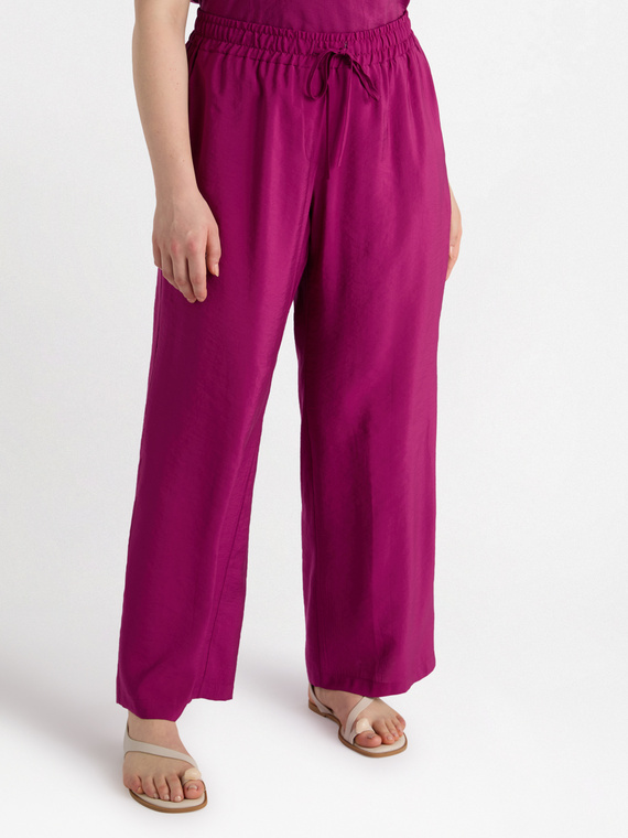 Hose aus mattem Satin
