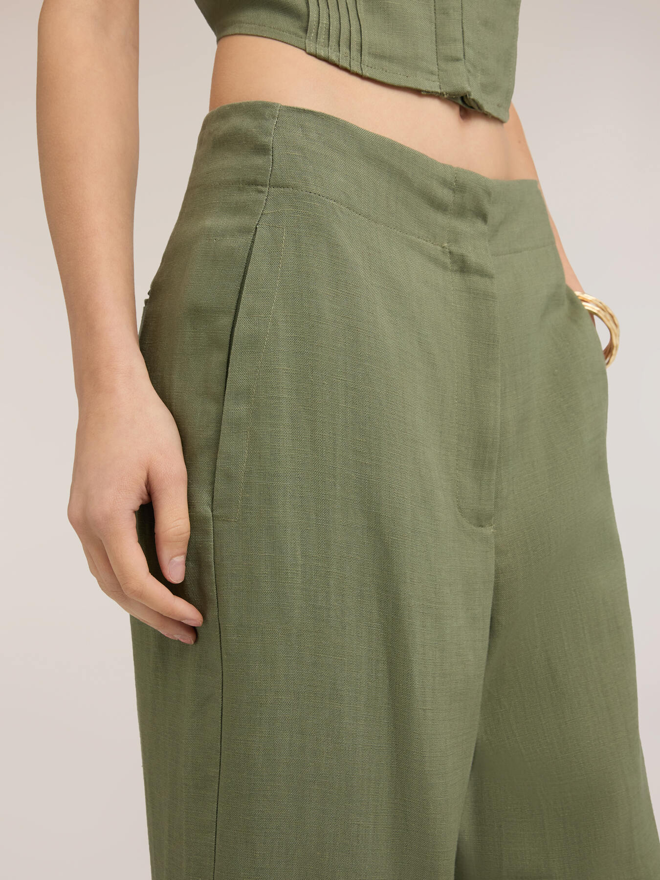 Pantalones con pinzas en el bajo de mezcla de lino image number 3