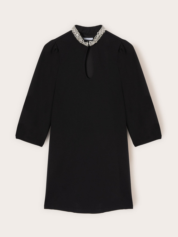 Robe en point de Milan avec col brodé