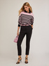 Pullover in maglia a righe image number 2