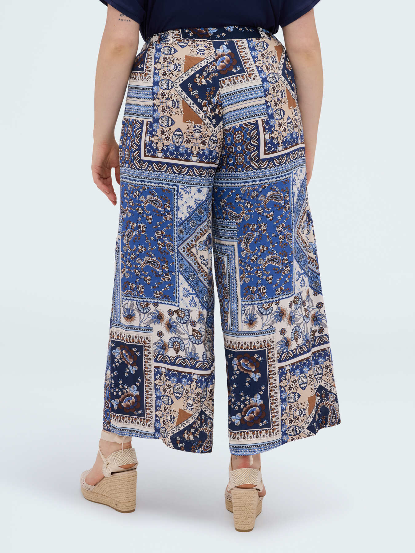Cropped Hose aus Viskose image number 1