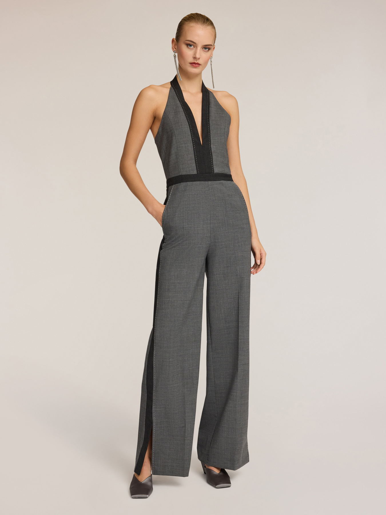 Long jumpsuit with halter neckline image number 0