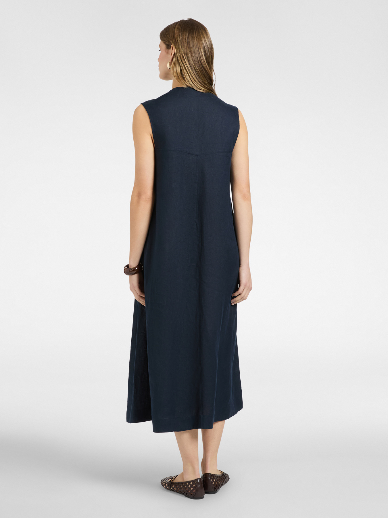 Long linen dress with V-neck image number 1