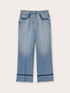Verkürzte Jeans in Hellblau image number 4