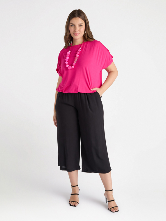 Wide cropped trousers