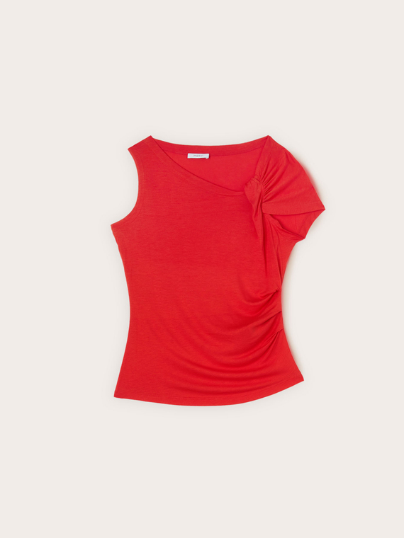 Top asimetric cu drapaj