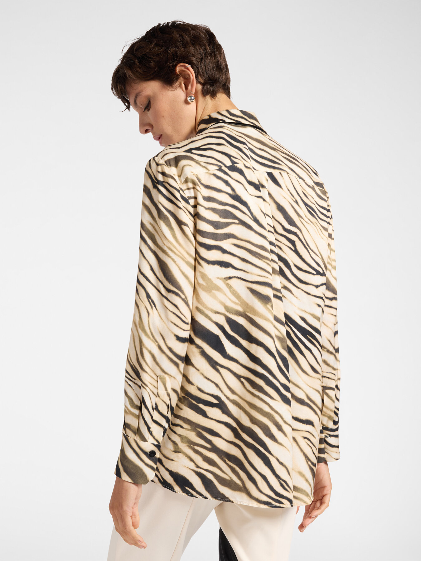 Animal print shirt image number 1