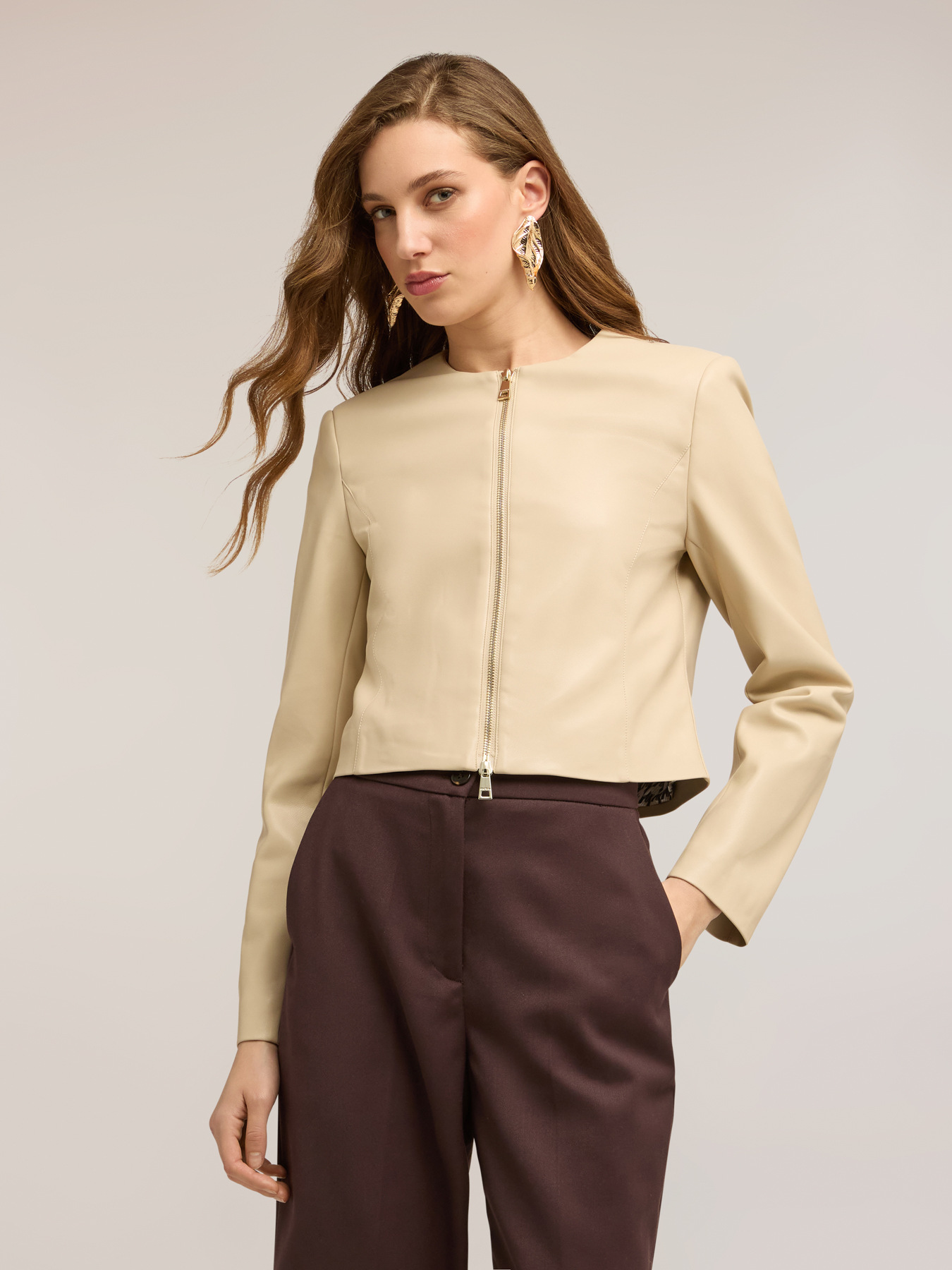 Veste courte en tissu enduit image number 0