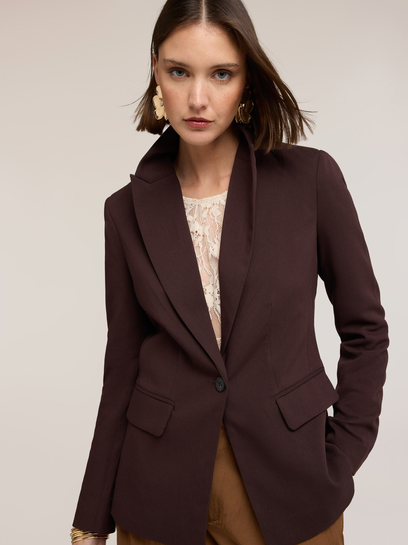 Blazer simple boutonnage avec poches plaqu&eacute;es image number 3