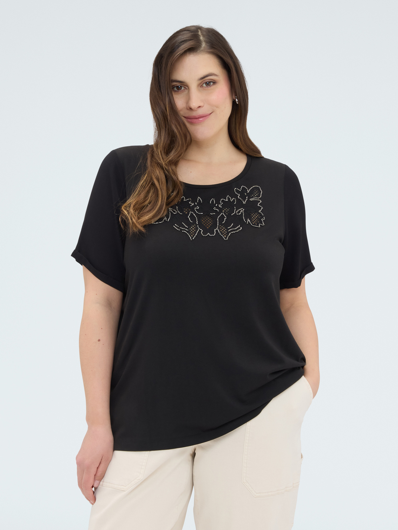 T-shirt bimaterica con ricamo floreale image number 2