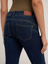 Blaue Flared Jeans im Used-Look image number 7