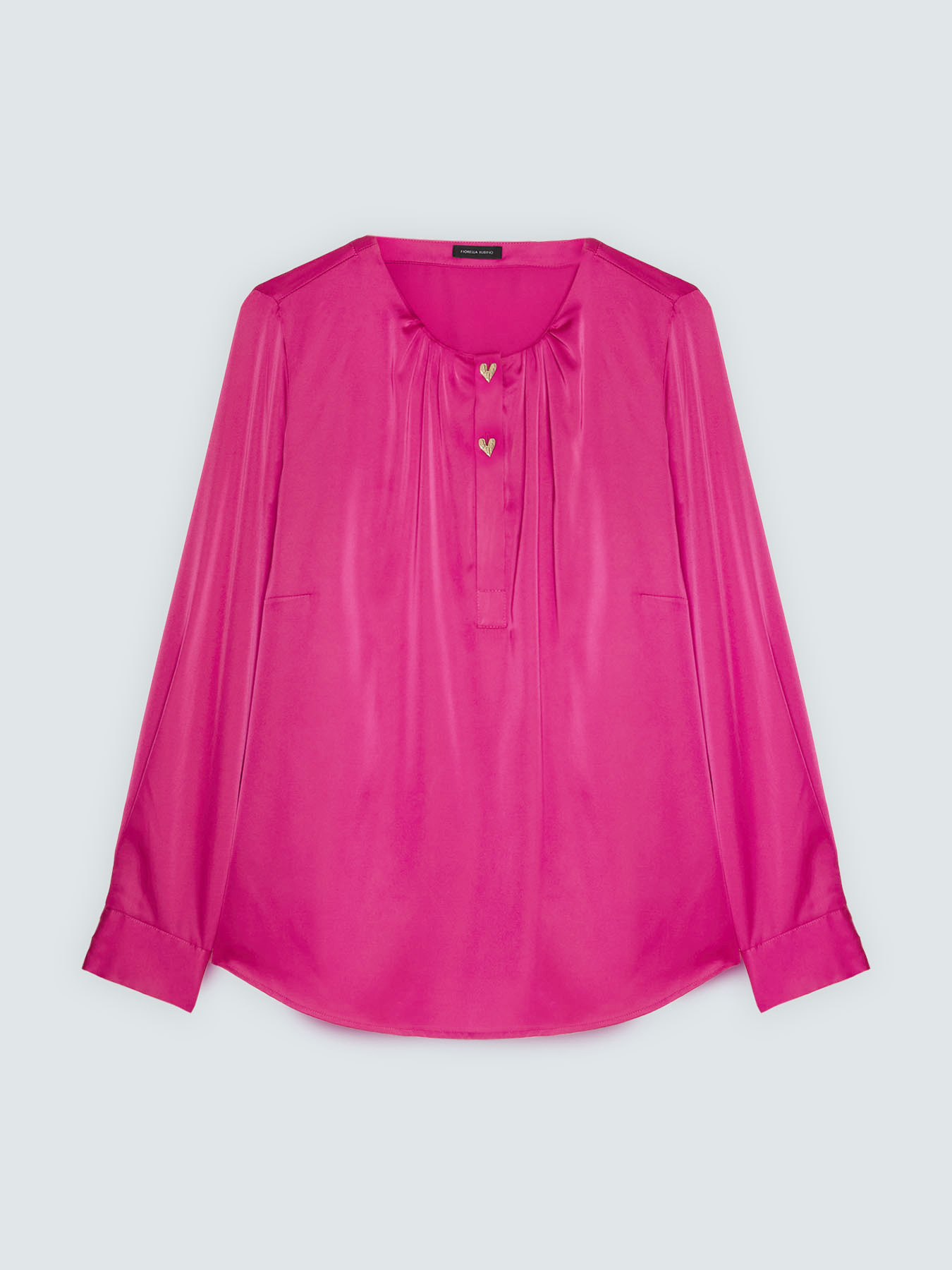 Blusa in raso con bottoni a forma di cuore image number 4