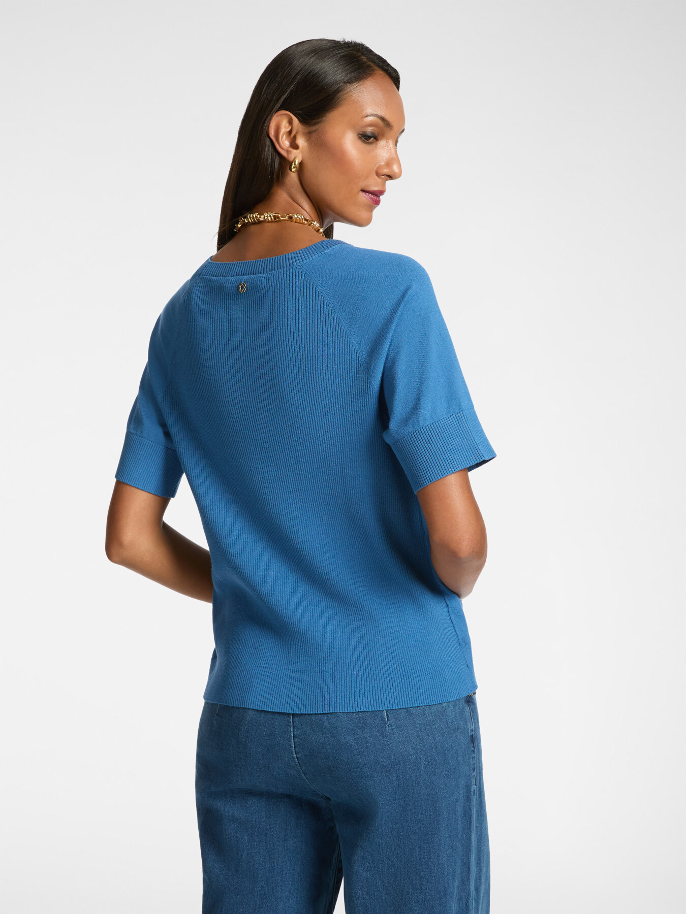 Short-sleeved shirt image number 1
