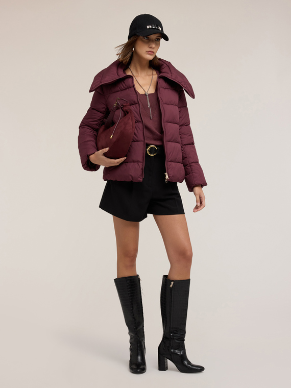 Heavy down jacket with high collar