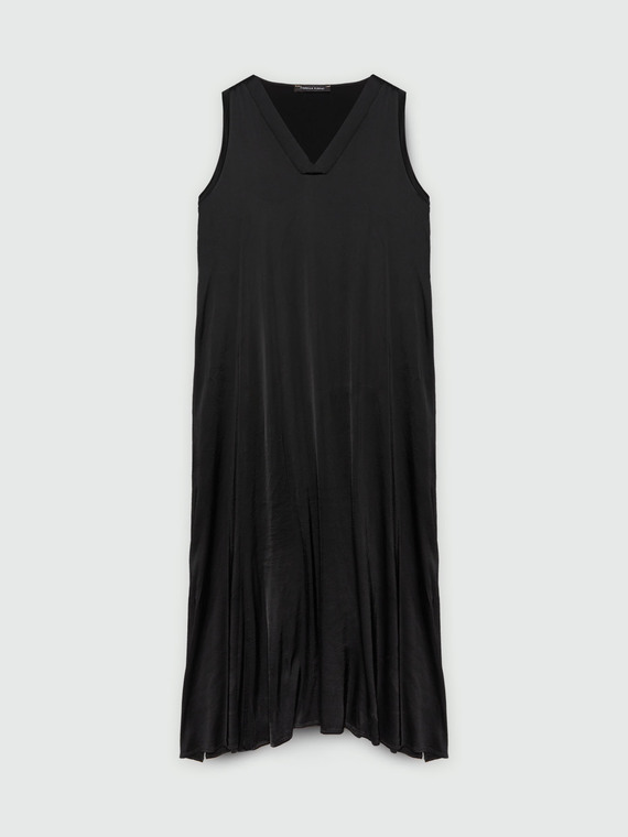 Vestito lungo smanicato in raso stretch