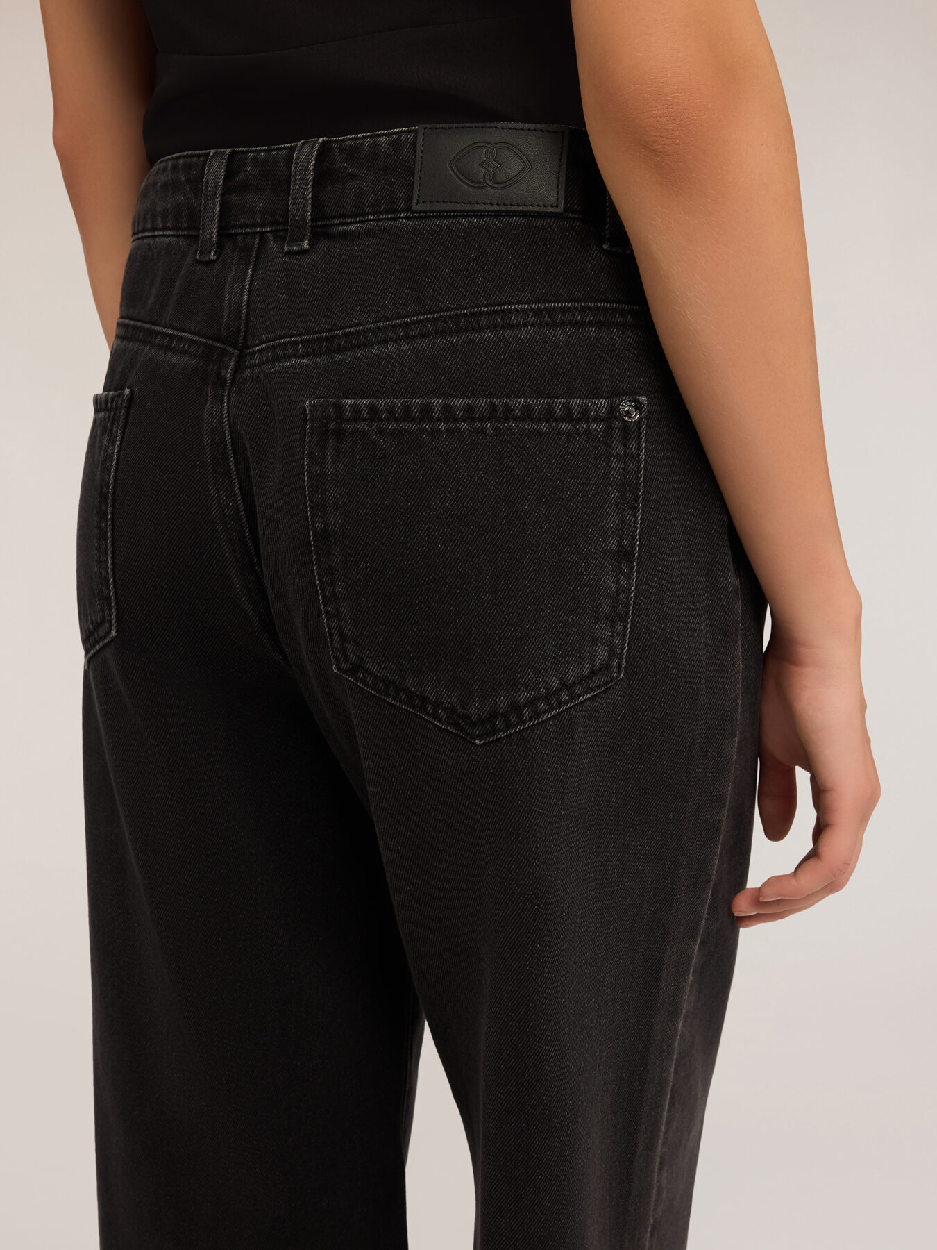 Black wide leg slouchy jeans image number 2