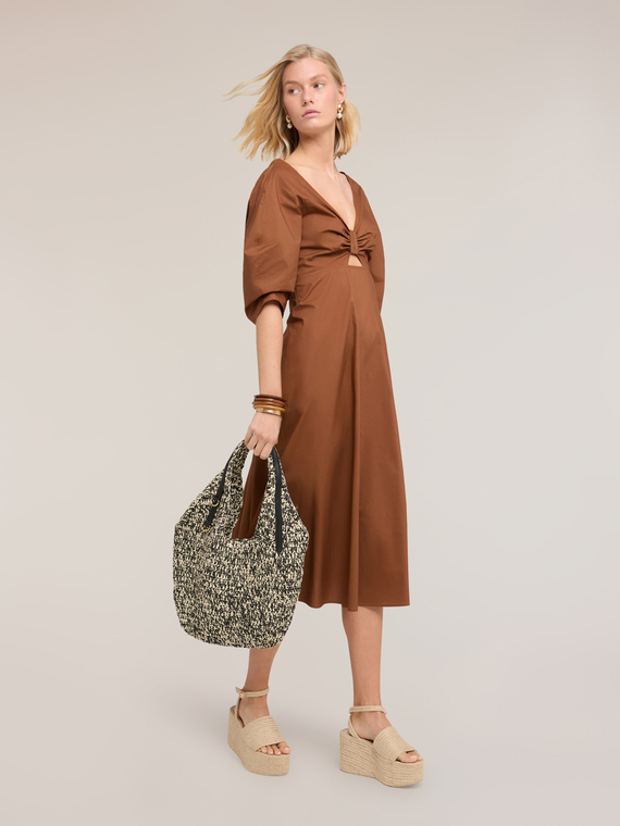 Ausgestelltes Kleid mit Knotenbindung am R&uuml;cken