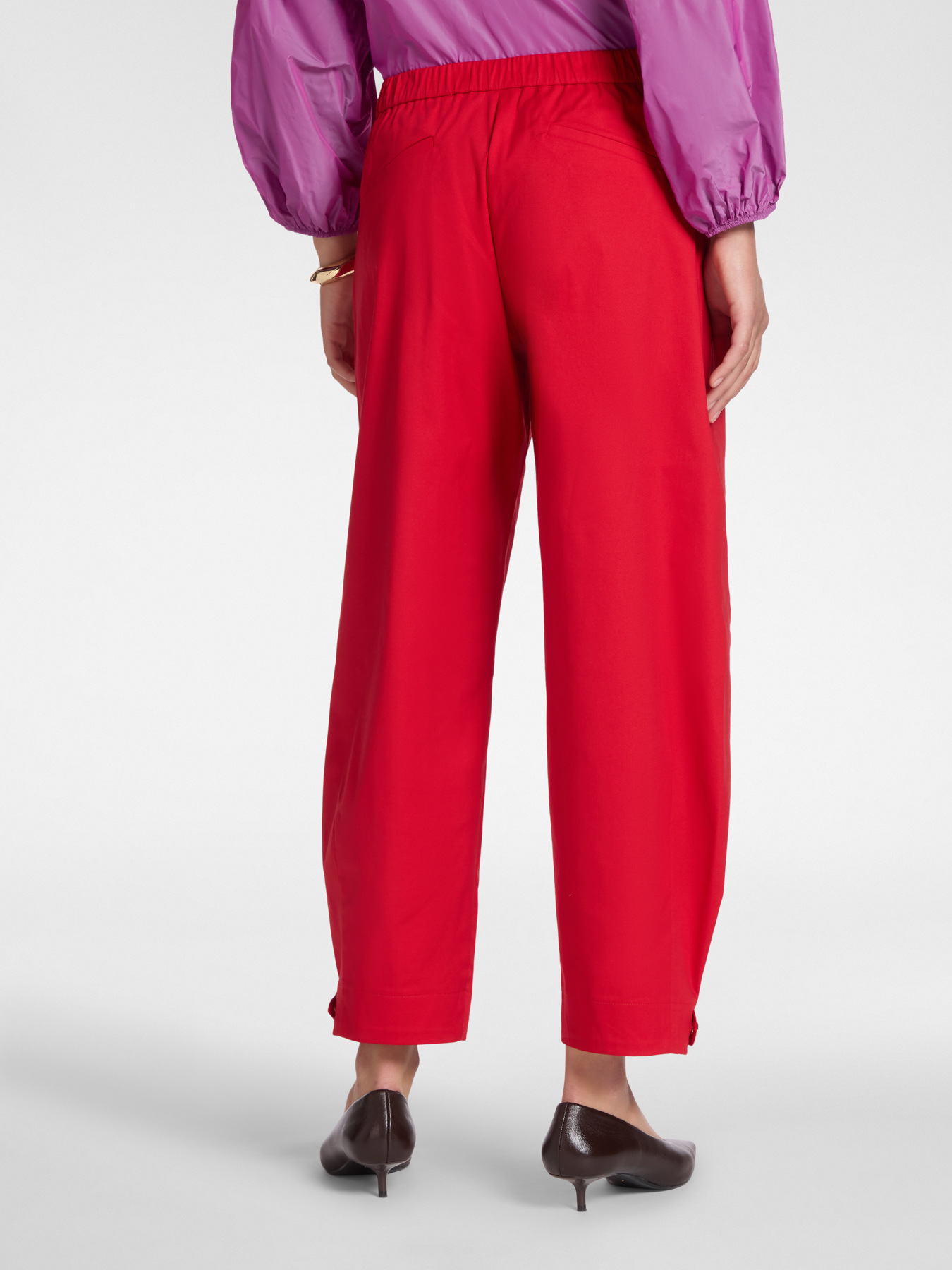 Barrel pants with bottom straps image number 1