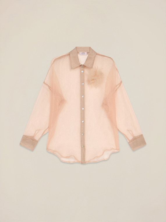 Camicia in organza con spilla