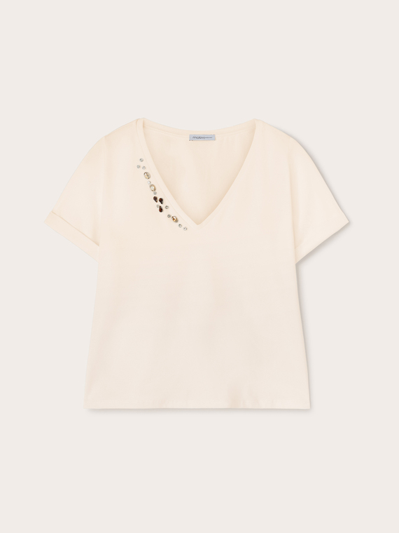 T-shirt with stone embroidery
