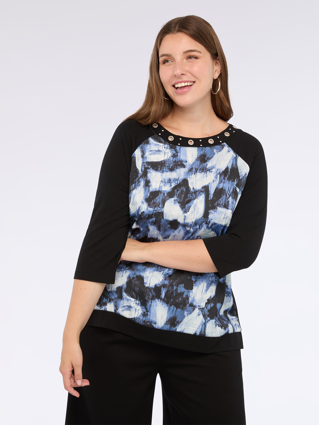 T-shirt bimaterica con occhielli sullo scollo image number 2