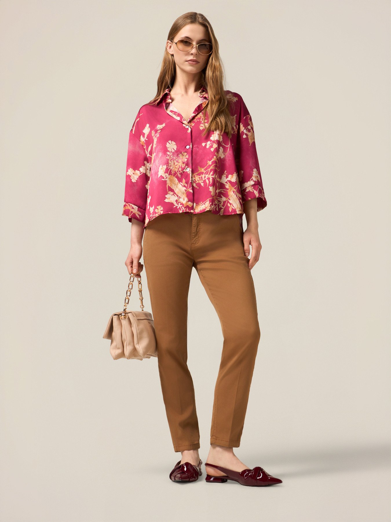 Chino pants with decorative chain image number 0