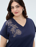 T-Shirt aus Baumwolle mit Blumenapplikation image number 3
