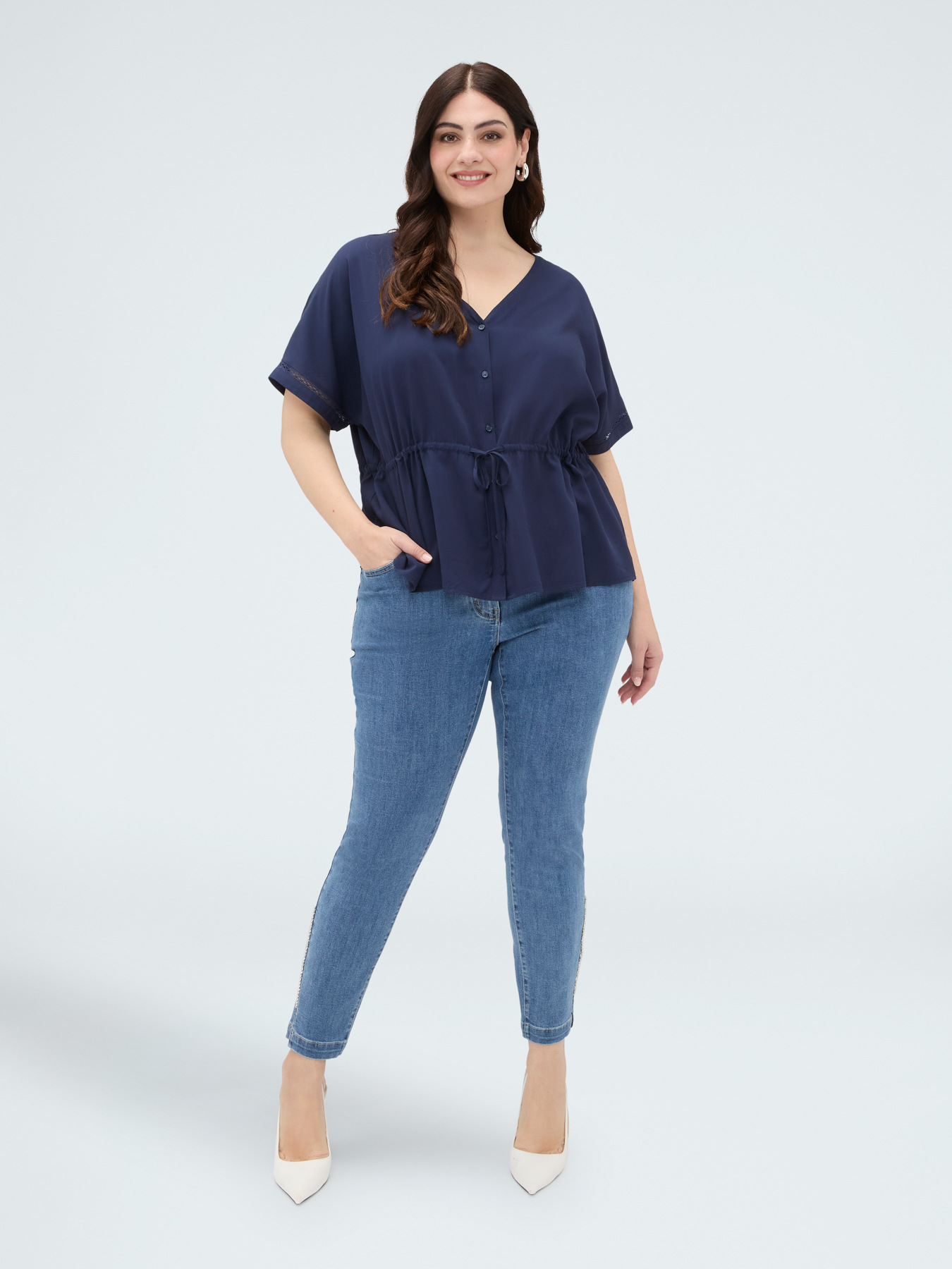 Skinny-Jeans mit leuchtendem Applikation image number 3