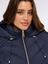 Lange gesteppte Daunenjacke mit Kapuze image number 3