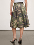 Midi-Faltenrock mit Camouflage-Muster image number 3