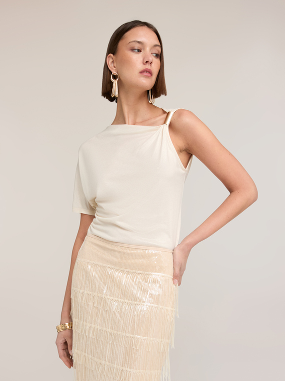 Tricou laminat cu decolteu asimetric