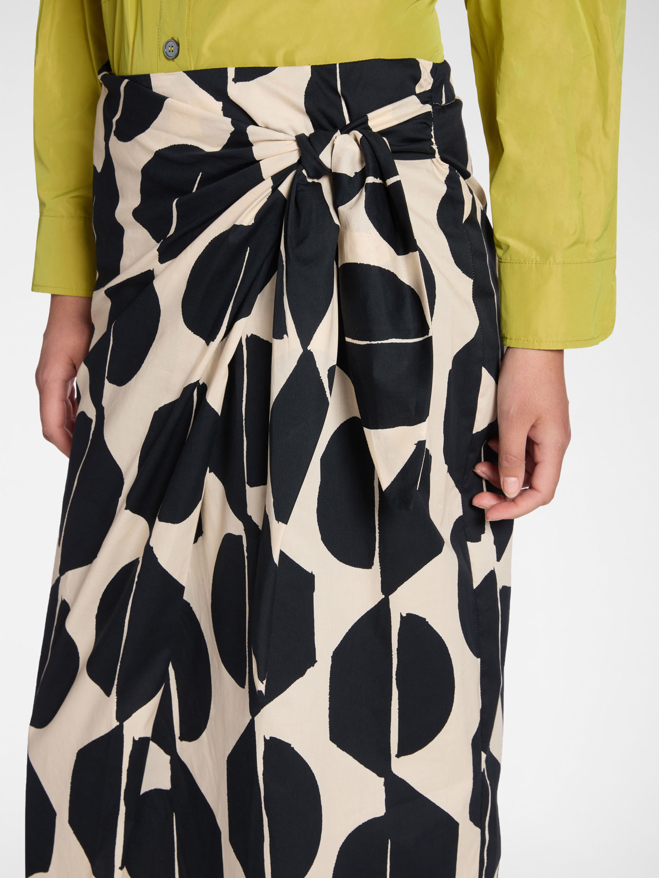 Printed sarong skirt image number 3