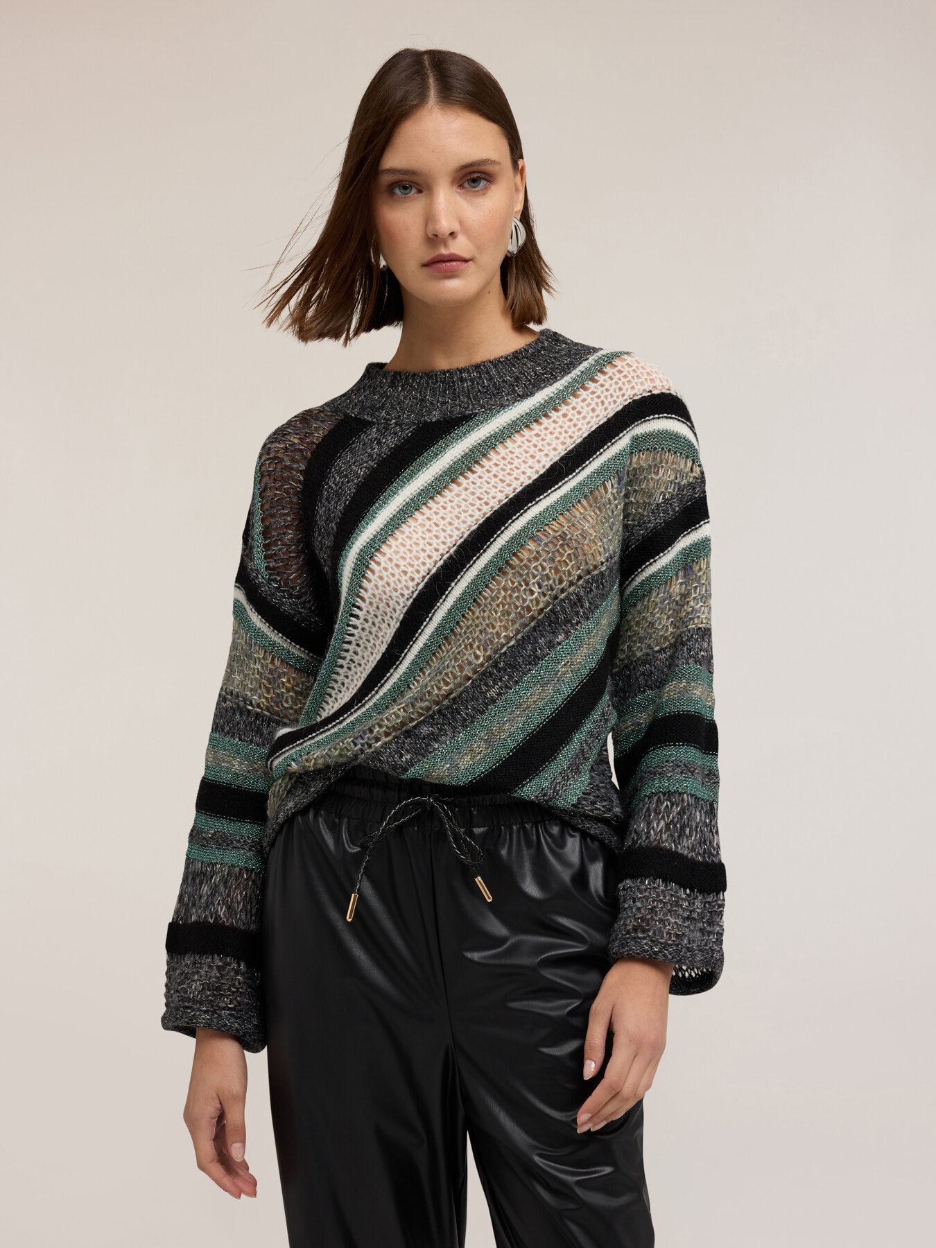 Pull en mohair avec travail ajouré image number 2