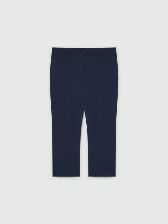 Capri pants with slits at the bottom