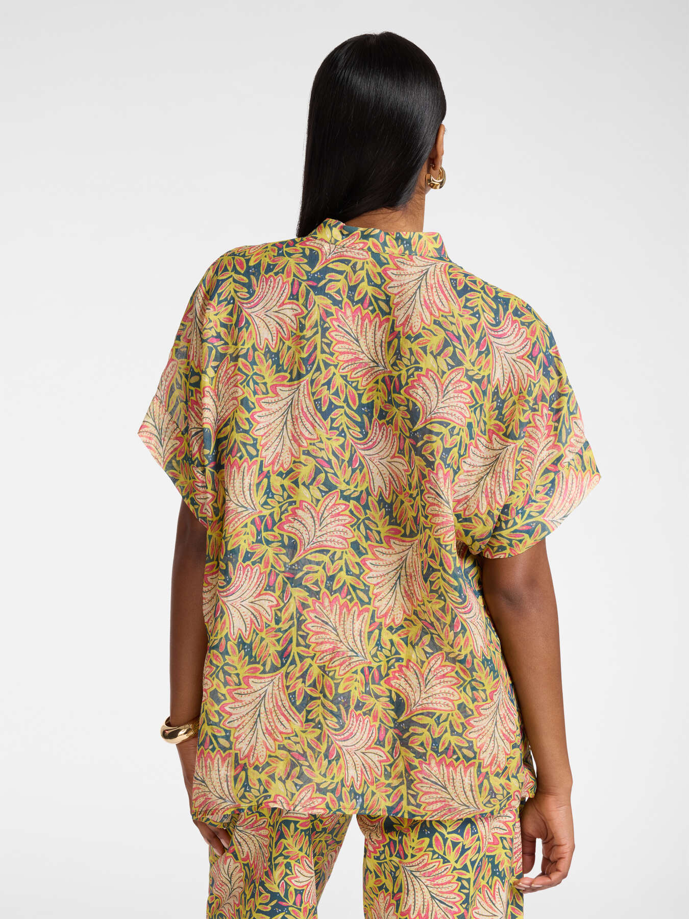 Camisa em rami estampado image number 1