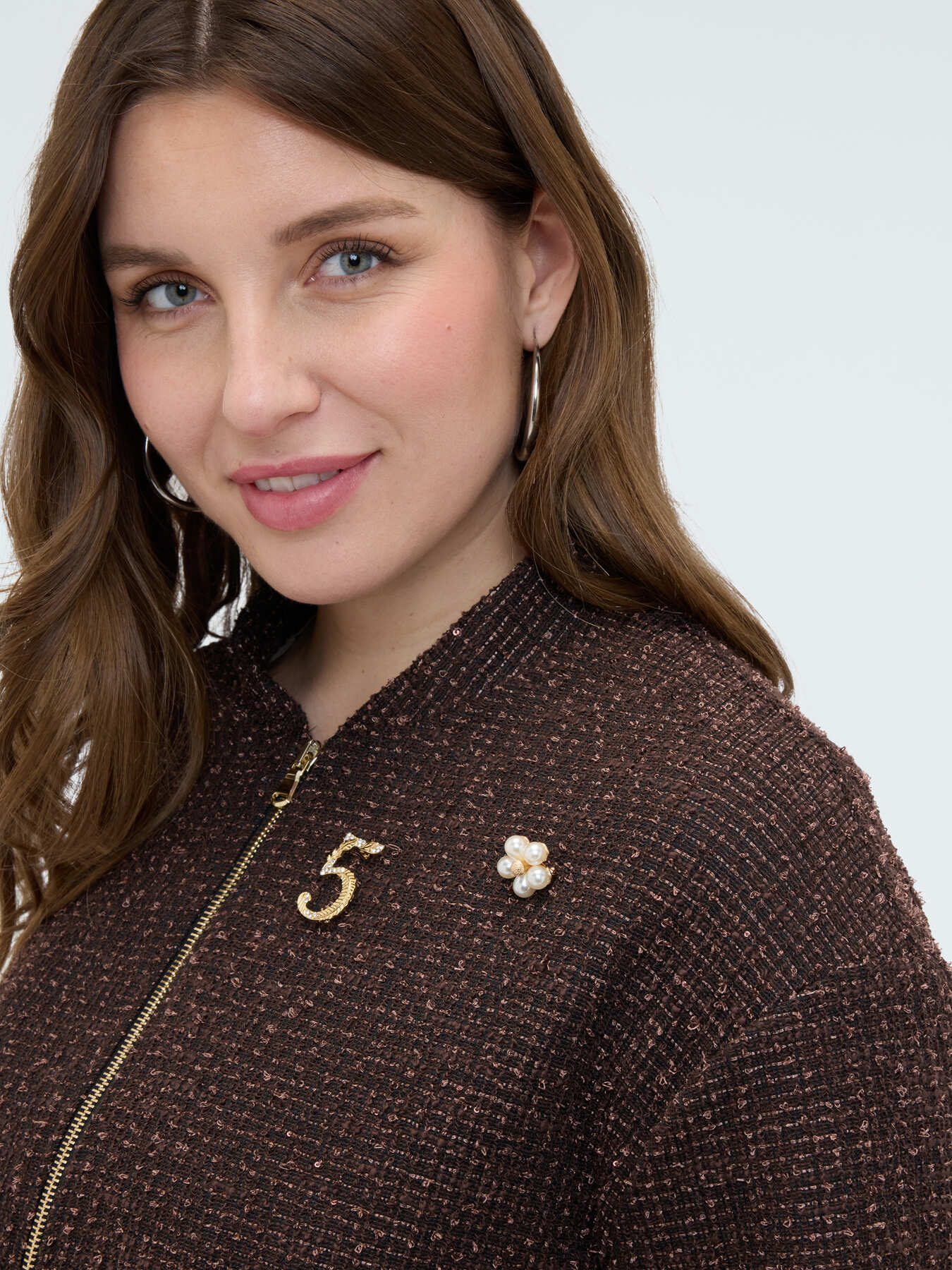 Bomberjacke mit Anstecknadeln image number 3