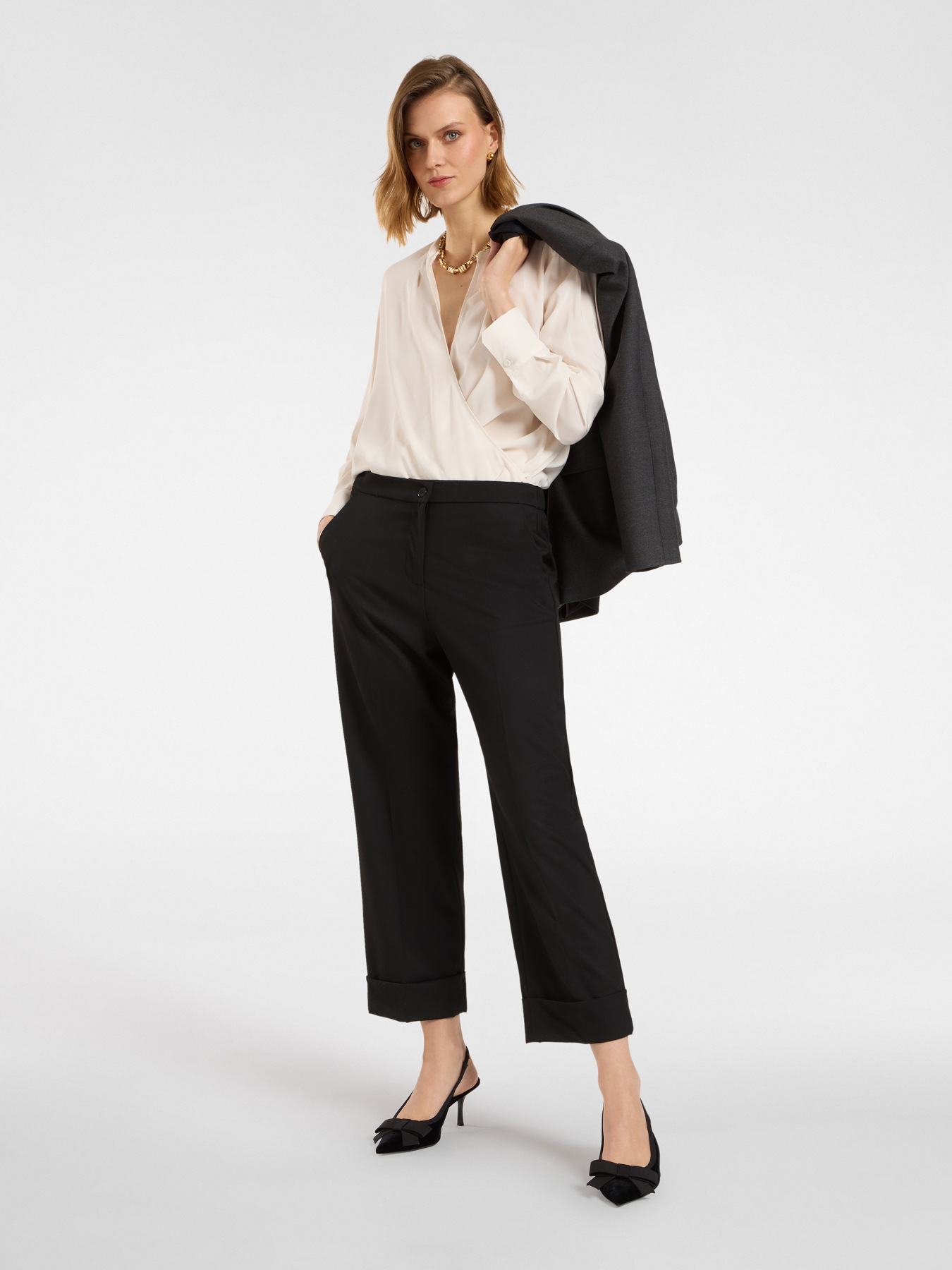 Blusa con volantes image number 2