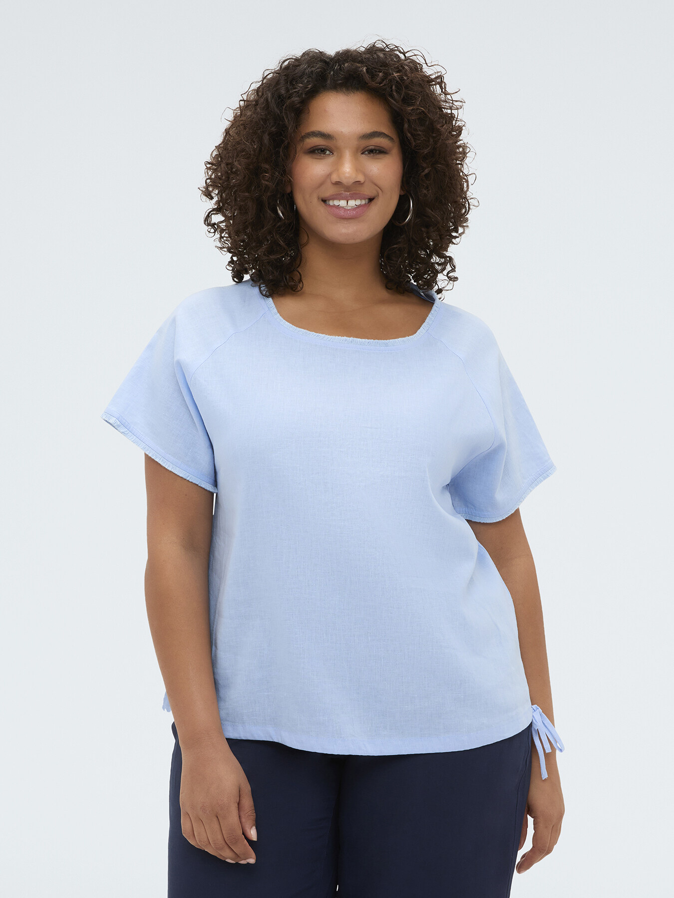 T-shirt in misto lino image number 2