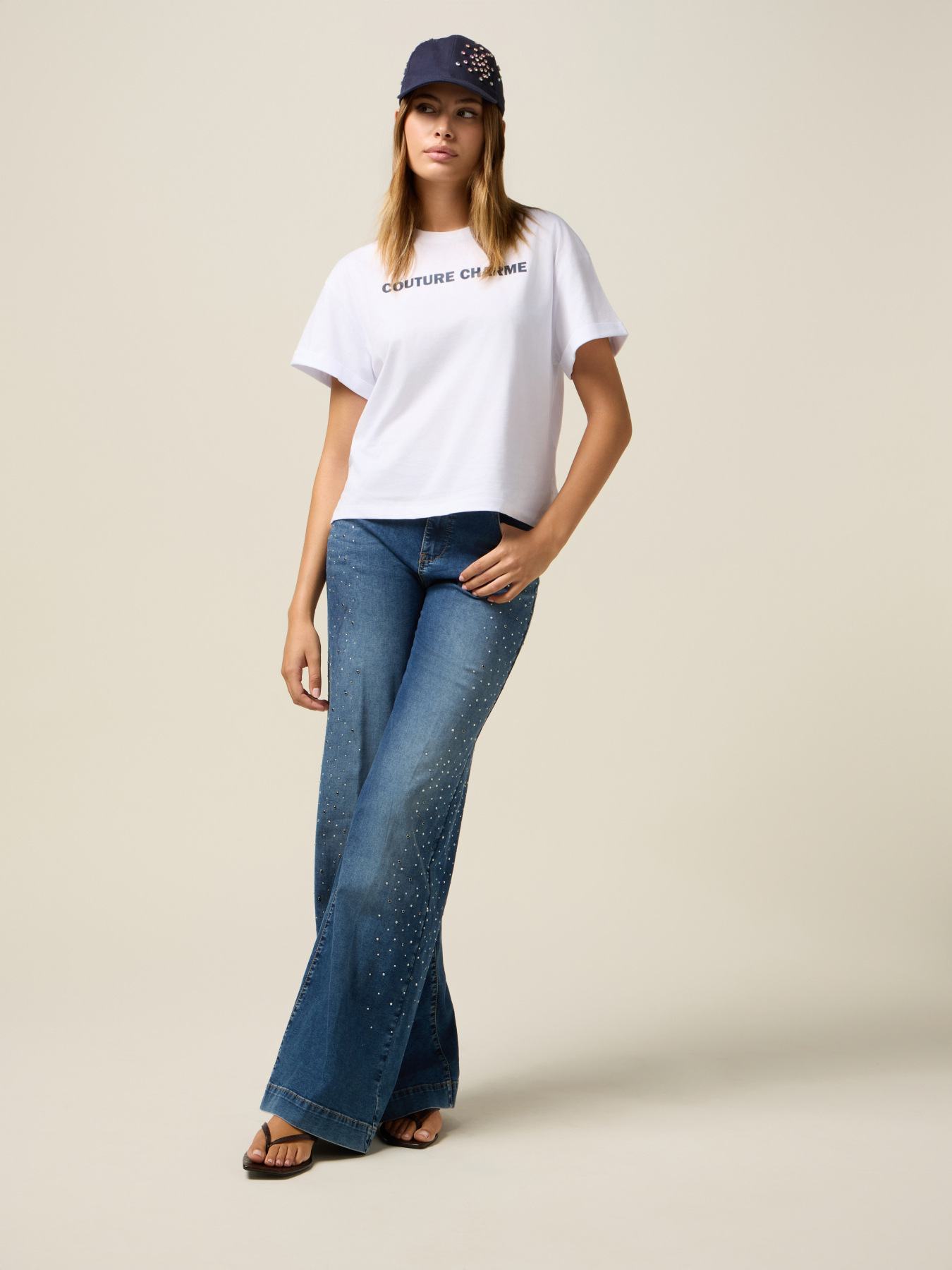 T-shirt con berretto coordinato image number 3