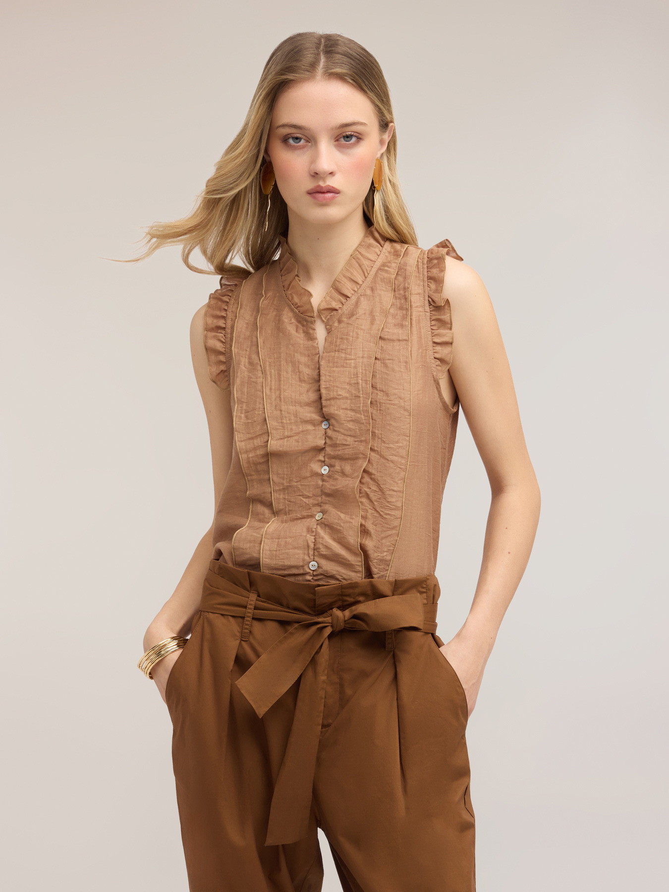Blusa in mussola con volant image number 0