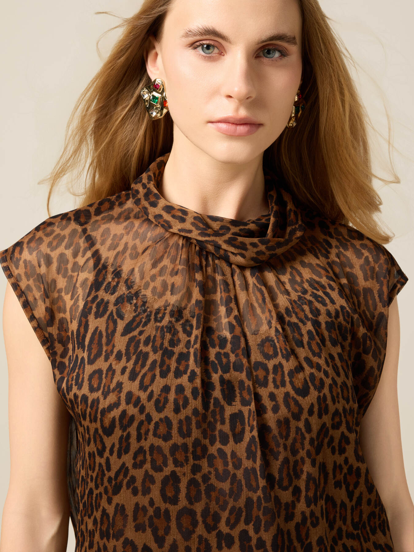 Animal print blouse in crêpe fabric image number 2