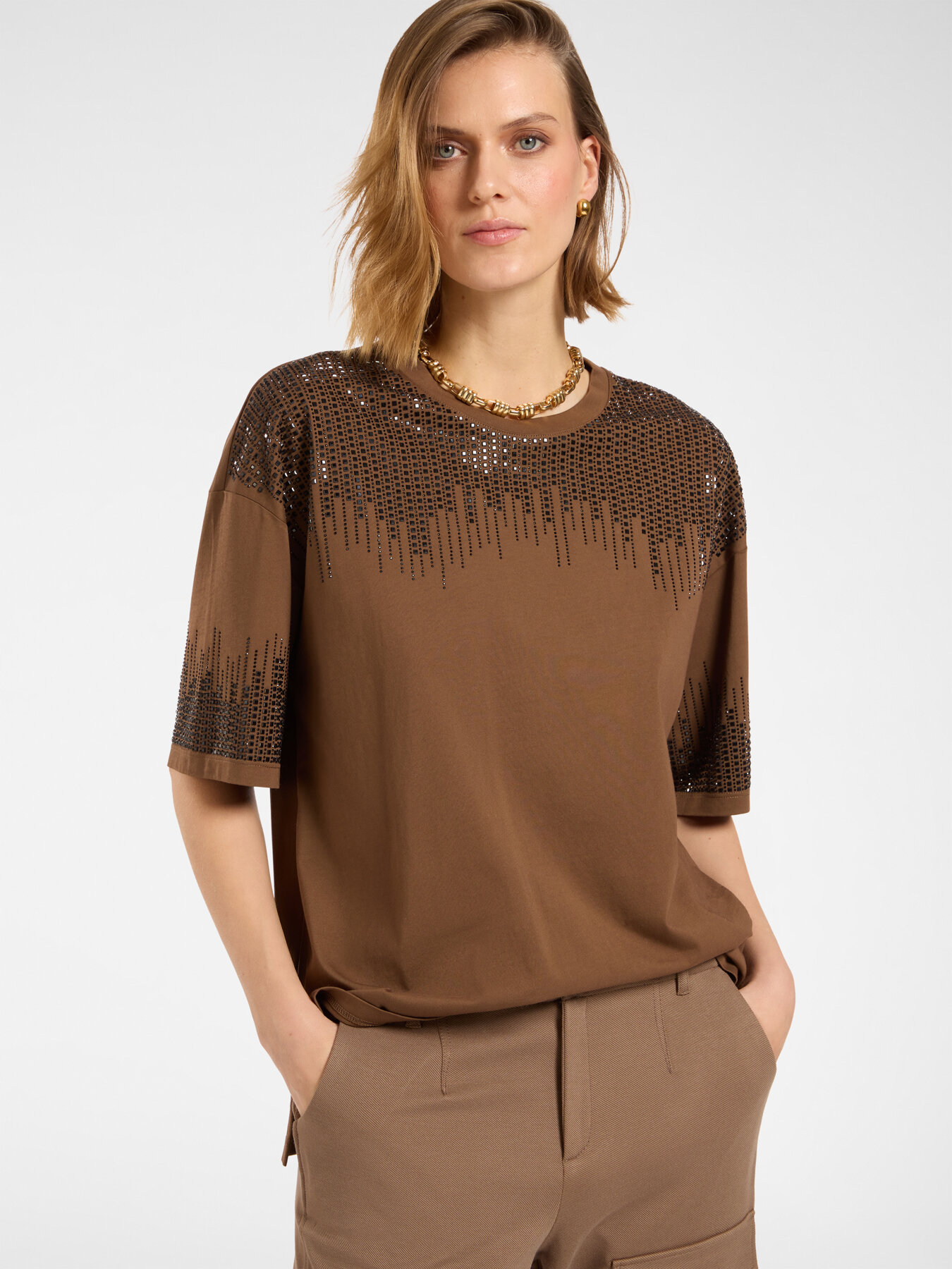 T-shirt ricamata image number 0