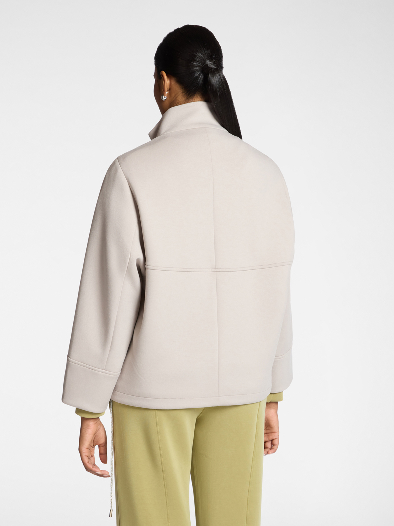 Chaqueta con cuello alto y cremallera image number 1