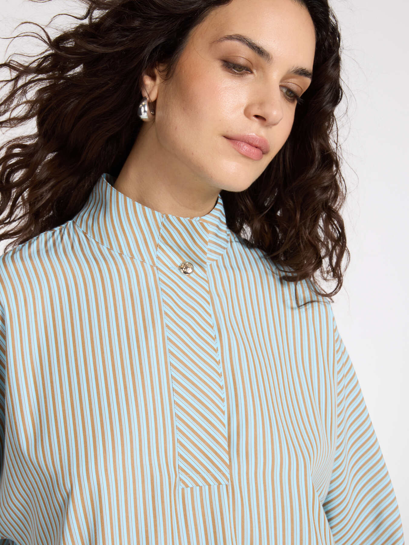 Blusa boxy de rayas image number 3