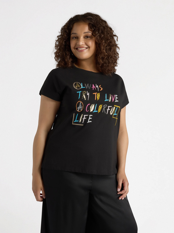 T-shirt with embroidered lettering